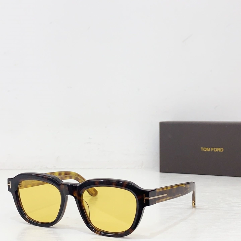 TOM FORD